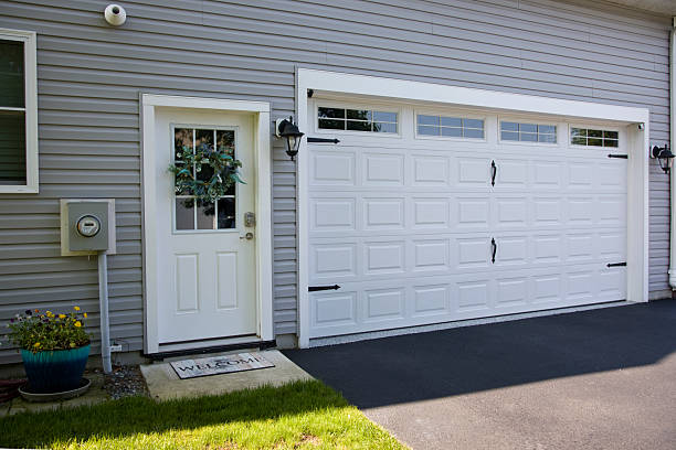 24/7 Emergency Garage Door Panel Replacement experts in Larkspur, CA